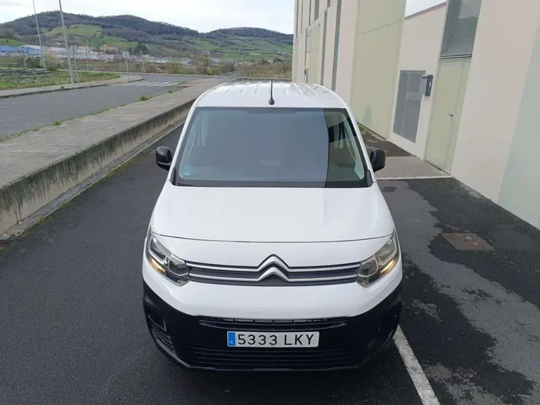 Usado Citroën Berlingo 102 CV (75 kW) 2020 Blanco Monovolumen