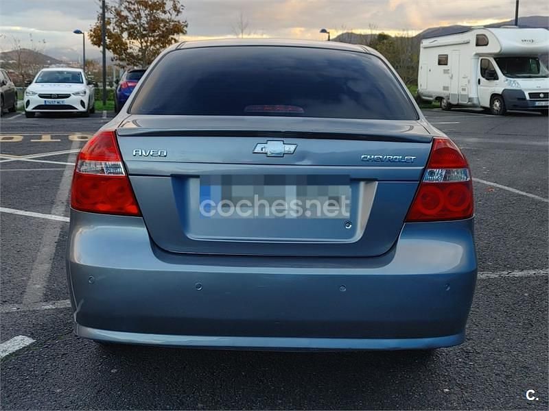 Usado Chevrolet Aveo LS 94 CV (69 kW) 2006 Gris / plata Berlina