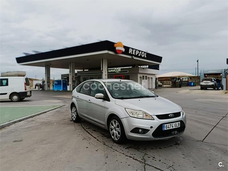 Gris / plata Usado 2009 Ford Focus Trend Berlina | 3400 € (Buen precio) - Imagen 1/4