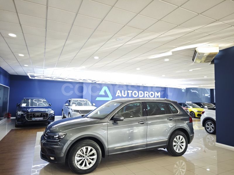 Gris Usado 2020 VW Tiguan Sportline SUV | 33.900 € (Precio justo) - Imagen 1/4
