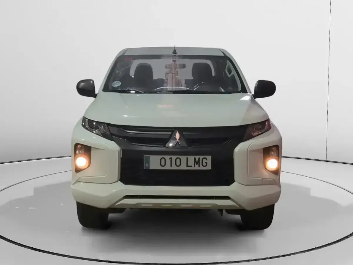 Usado Mitsubishi L200 150 CV (110 kW) 2021 Blanco Pickup/Camioneta