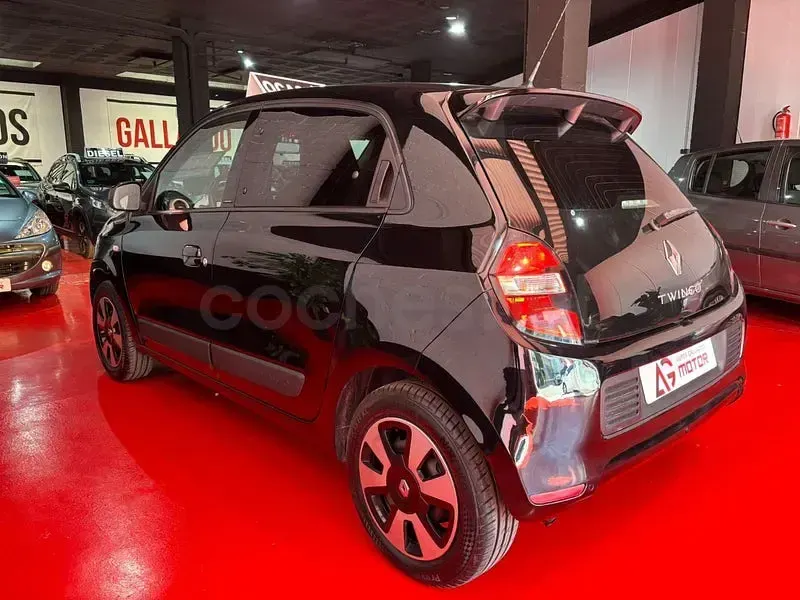 Usado Renault Twingo Intens 70 CV (51 kW) 2018 Negro Utilitario