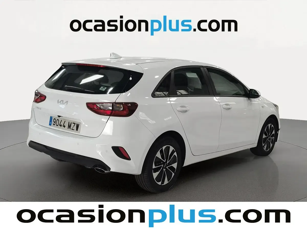 Usado Kia Ceed 101 CV (74 kW) 2025 Blanco Utilitario