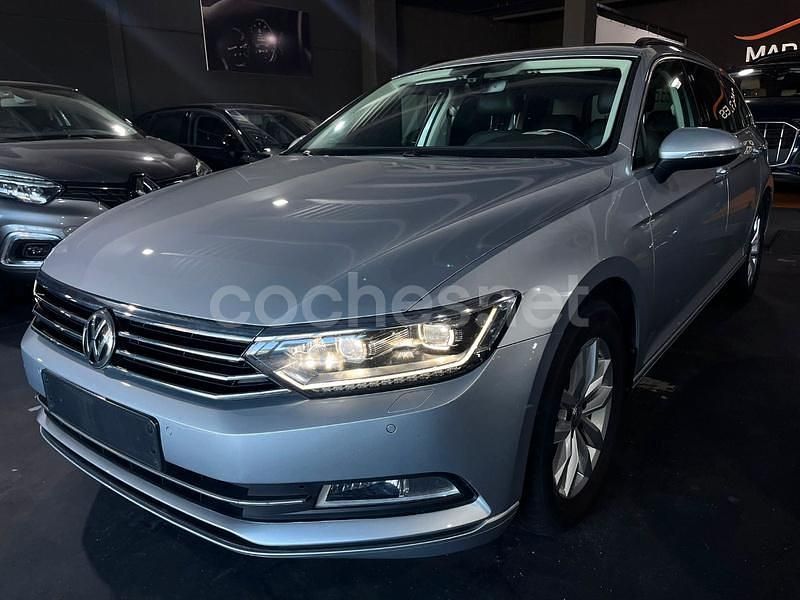 Usado VW Passat Executive 120 CV (88 kW) 2019 Gris / plata Familiar