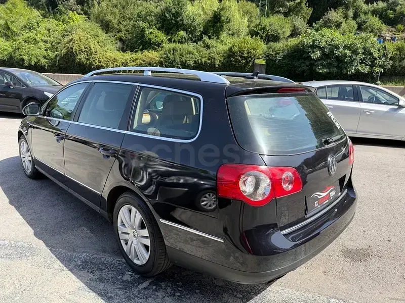 Usado VW Passat Highline 170 CV (125 kW) 2010 Negro Familiar