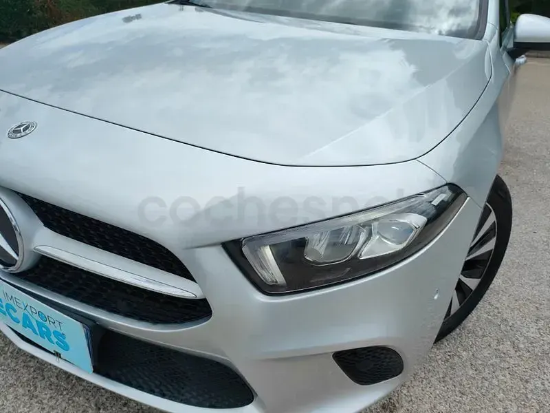 Usado Mercedes A200 150 CV (110 kW) 2021 Gris / plata Berlina