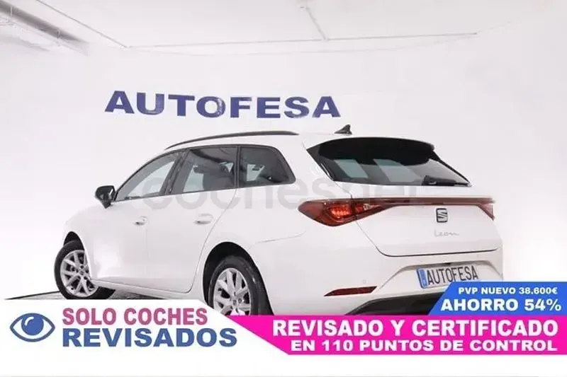 Usado Seat Leon Style 110 CV (80 kW) 2021 Blanco Familiar