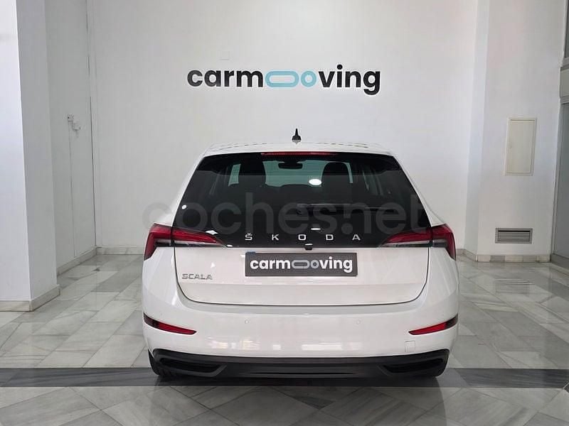 Usado Skoda Scala Active 95 CV (69 kW) 2020 Blanco Utilitario