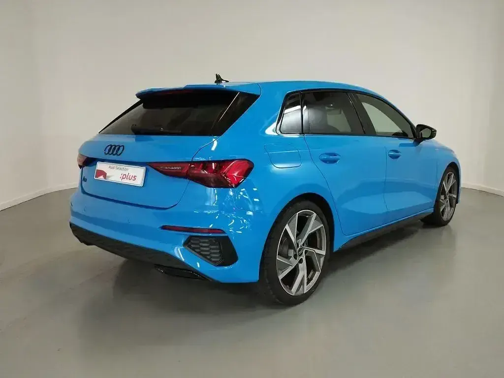 Usado Audi A3 S-Line 150 CV (110 kW) 2023 Azul Berlina