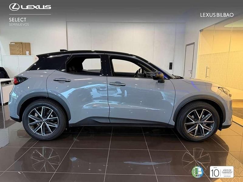 Usado Lexus LBX 136 CV (100 kW) 2025 Gris SUV