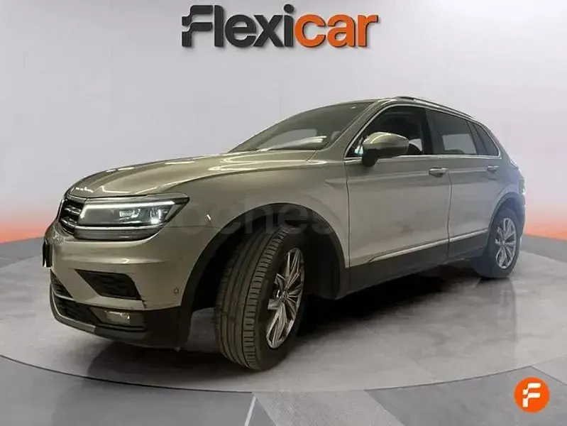 Usado VW Tiguan Advance 150 CV (110 kW) 2020 Gris / plata SUV