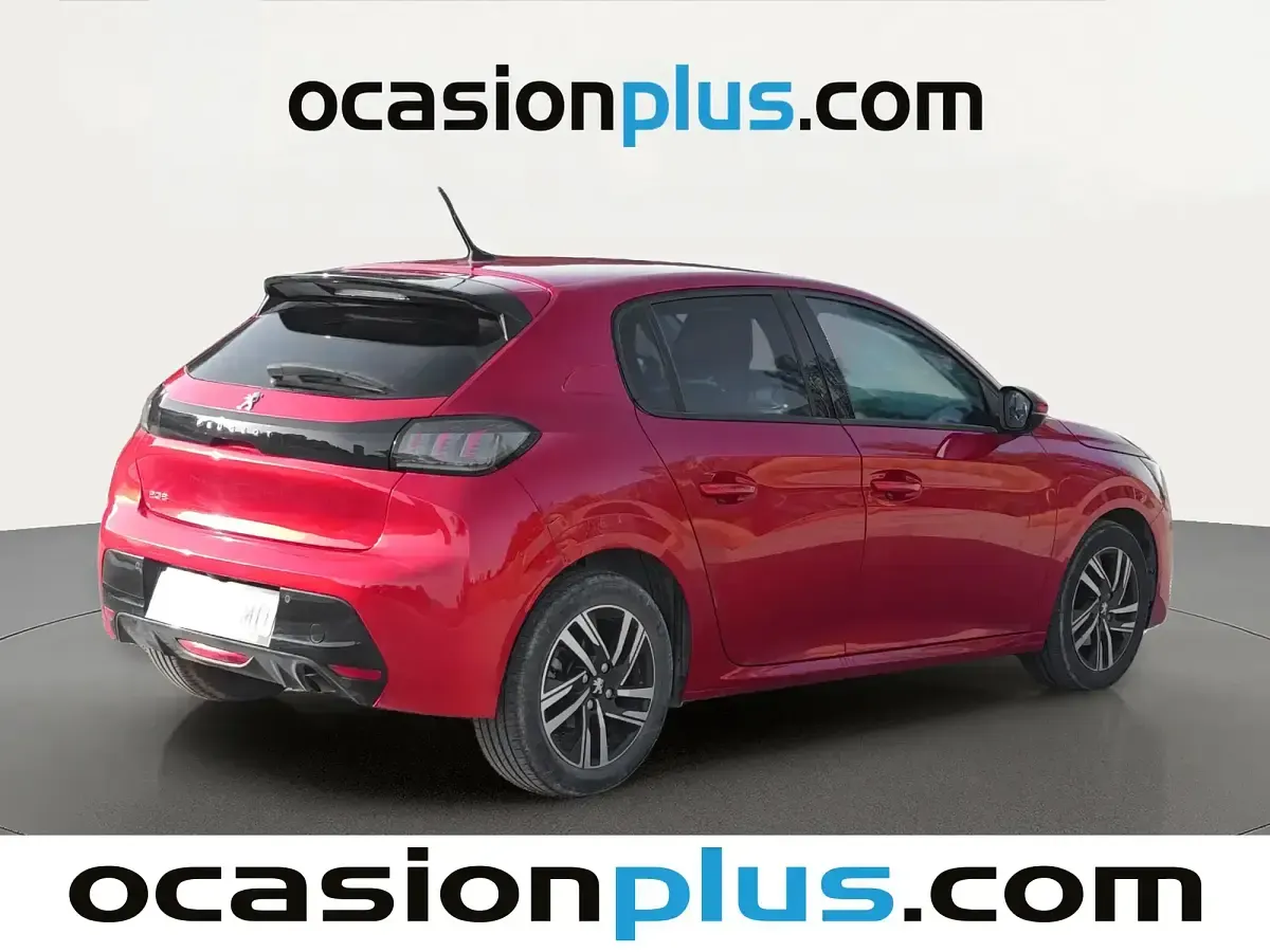 Usado Peugeot 208 Allure 100 CV (73 kW) 2021 Rojo Utilitario