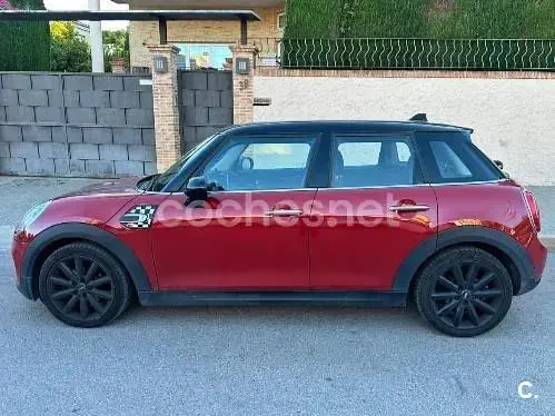 Usado Mini Cooper 136 CV (100 kW) 2017 Rojo Utilitario