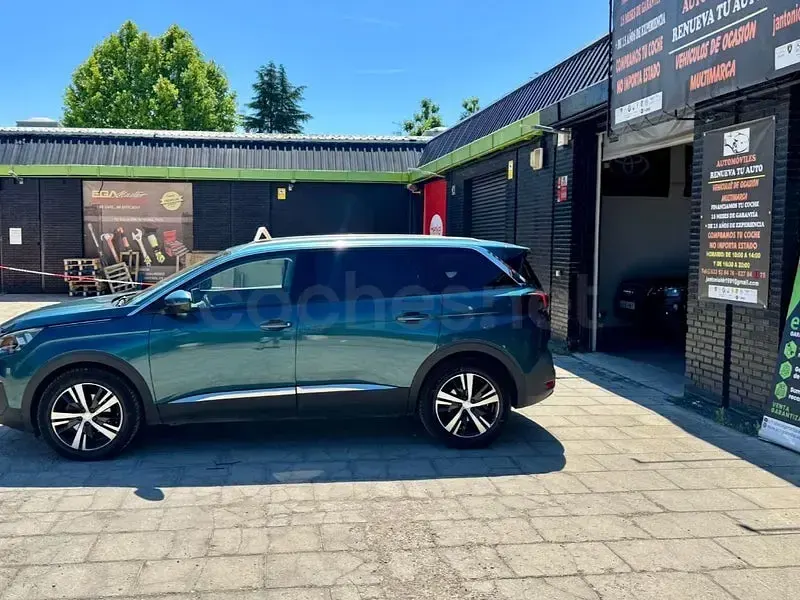 Usado Peugeot 5008 Allure 130 CV (95 kW) 2019 Verde SUV