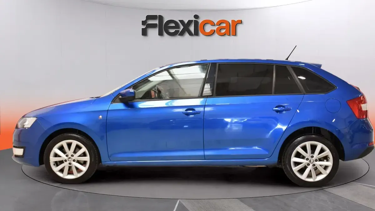 Usado Skoda Rapid 110 CV (80 kW) 2018 Azul Utilitario
