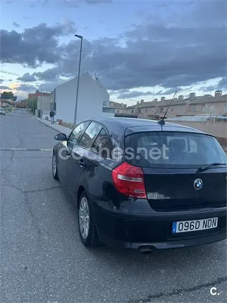 Begagnad BMW 118 143 HK (105 kW) 2009 Svart Halvkombi
