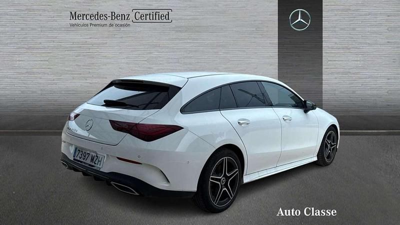 Usado Mercedes CLA200 Shooting Brake 150 CV (110 kW) 2025 Blanco Familiar