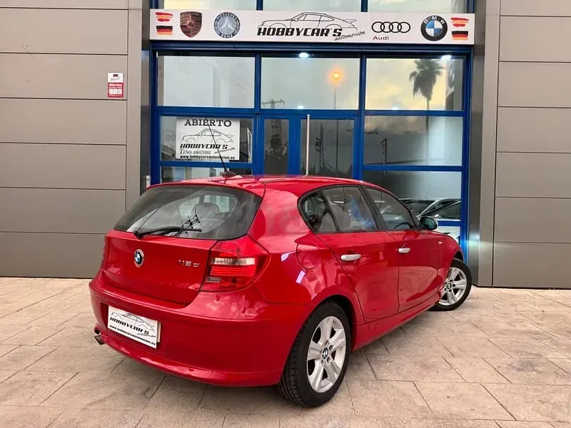 Usado BMW 118 143 CV (105 kW) 2009 Rojo Utilitario