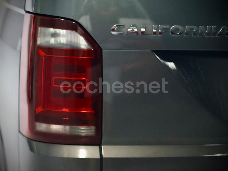Usado VW California Beach 204 CV (150 kW) 2018 Gris / plata Van