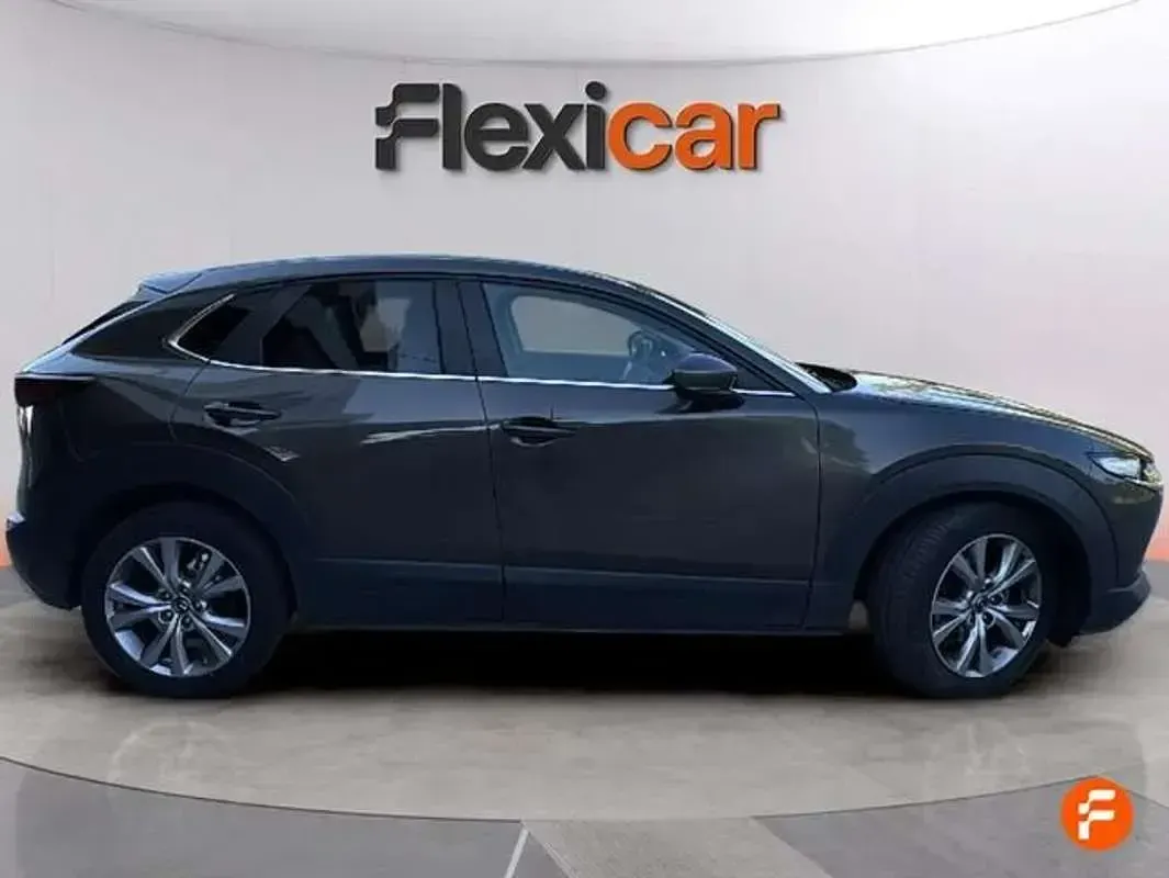 Usado Mazda CX-30 122 HP (89 kW) 2022 Preto SUV