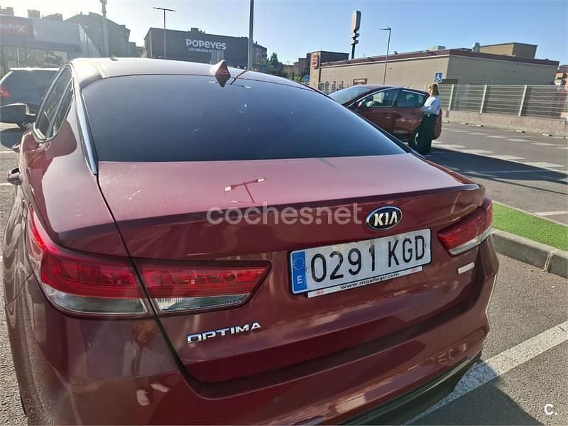 Usado Kia Optima 141 CV (103 kW) 2017 Granate Berlina