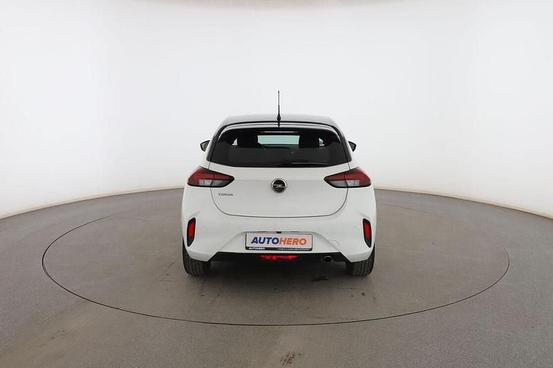 Usado Opel Corsa GS Line 102 CV (75 kW) 2021 Blanco Utilitario