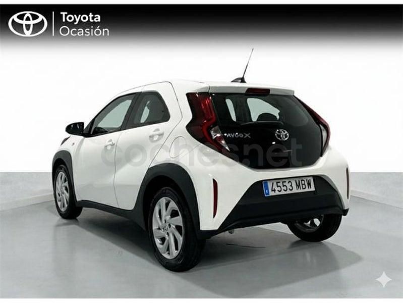 Usado Toyota Aygo X Play 72 CV (52 kW) 2022 Blanco SUV