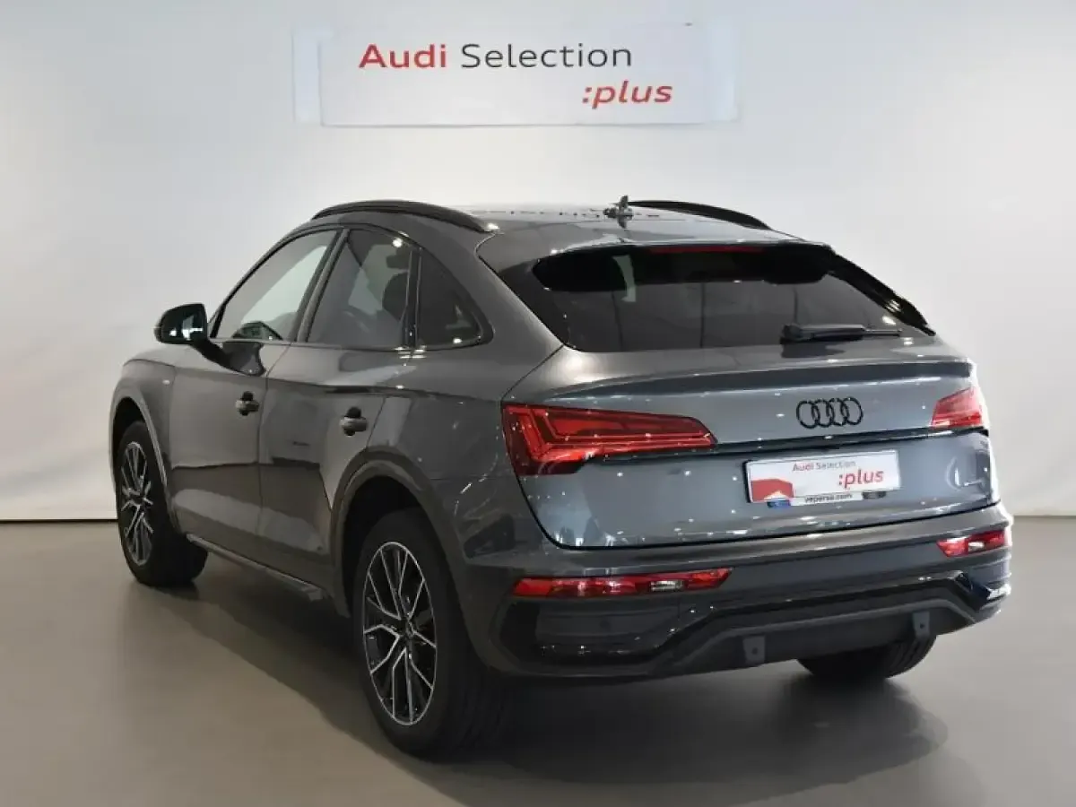 Usado Audi Q5 Sportback S-Line 204 CV (150 kW) 2025 Gris/plata SUV