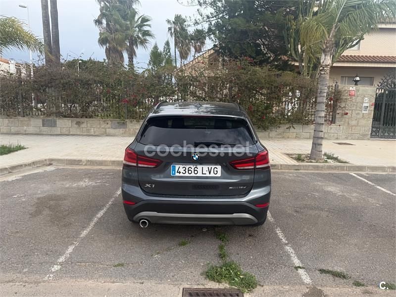 Usado BMW X1 116 CV (85 kW) 2021 Gris / plata SUV