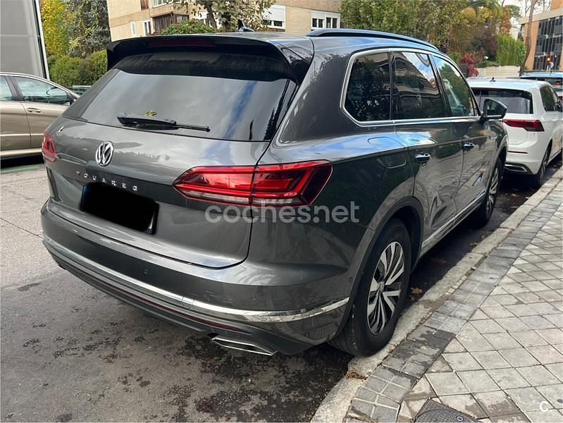 Usado VW Touareg 231 CV (169 kW) 2020 Gris / plata SUV