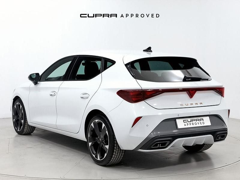 Usado Cupra Leon 150 CV (110 kW) 2025 Blanco Berlina