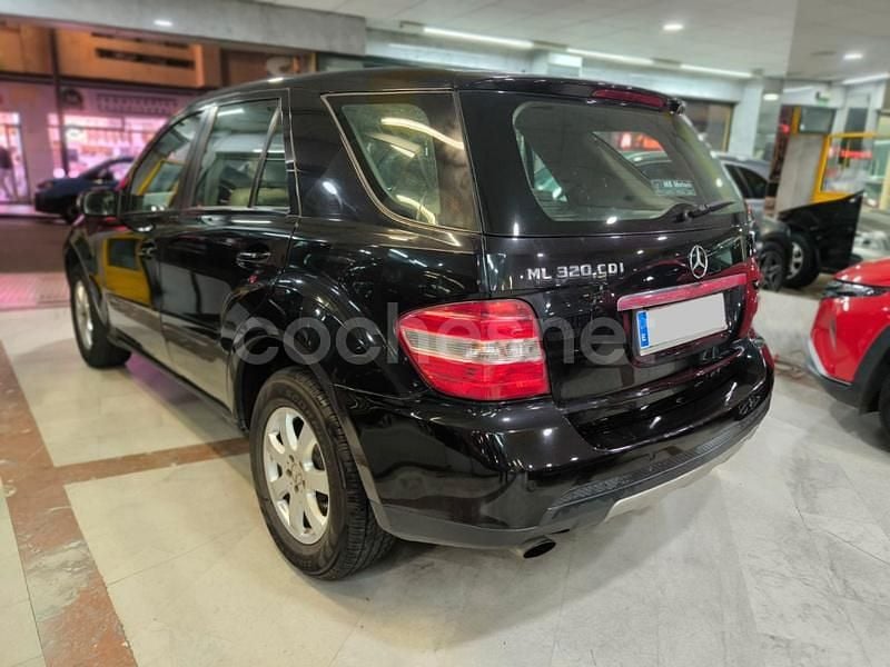 Usado Mercedes ML320 224 CV (164 kW) 2007 Negro SUV