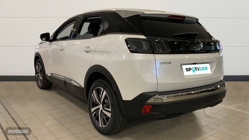 Usado Peugeot 3008 Allure 130 CV (95 kW) 2023 Blanco SUV