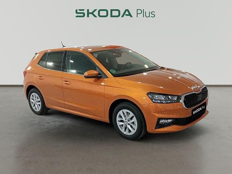 Naranja Usado 2024 Skoda Fabia Selection Utilitario | 18.190 € (Precio justo) - Imagen 1/4