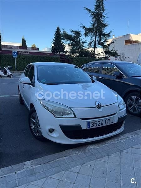 Usado Renault Mégane Dynamique 130 CV (95 kW) 2010 Blanco Berlina