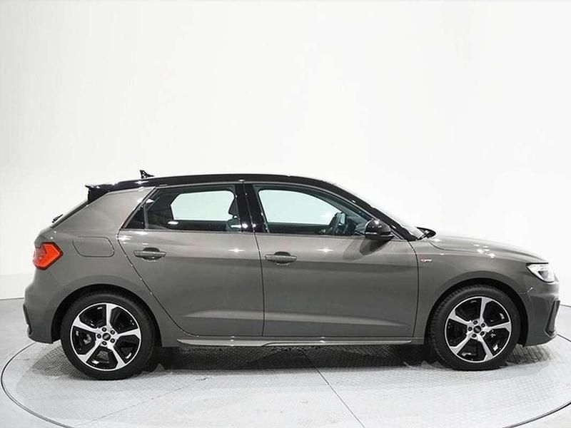Usado Audi A1 Sportback Black Edition 116 CV (85 kW) 2025 Gris Utilitario