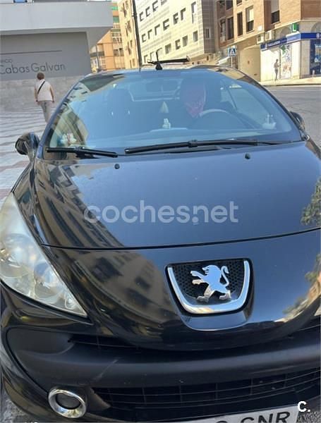 Usado Peugeot 207 CC Sport 110 CV (80 kW) 2009 Negro Descapotable