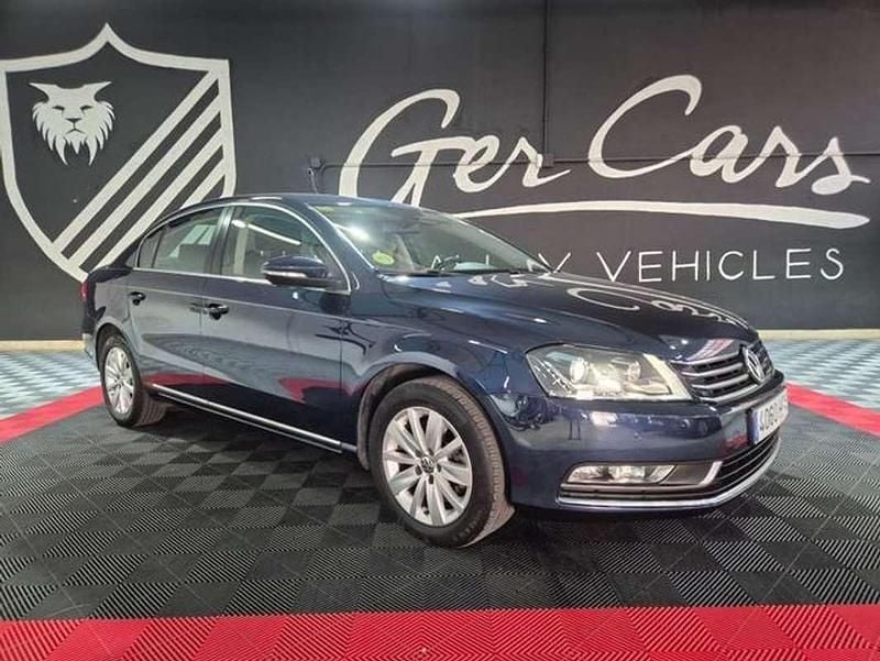 Usado VW Passat Advance 140 HP (102 kW) 2011 Azul Sedan