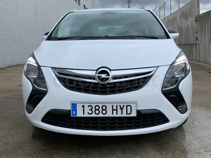 Usado Opel Zafira Tourer Excellence 130 CV (95 kW) 2014 Blanco Monovolumen