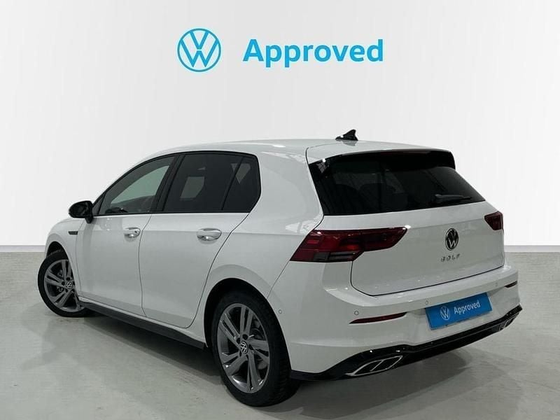 Usado VW Golf VIII R-line 150 CV (110 kW) 2024 Blanco Berlina