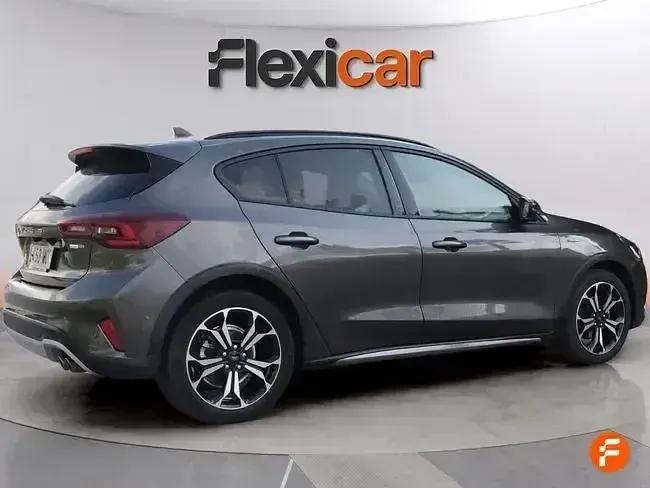 Begagnad Ford Focus Active 155 HK (114 kW) 2022 Grå Sedan