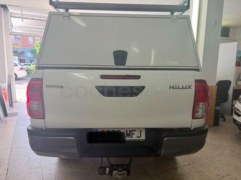 Usado Toyota HiLux 150 CV (110 kW) 2023 Blanco Pickup/Camioneta