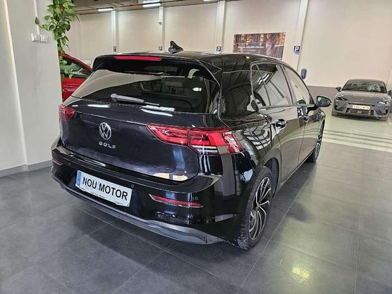 Usado VW Golf VIII Life 131 CV (96 kW) 2021 Negro Utilitario