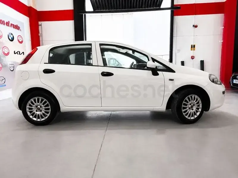 Usado Fiat Punto Pop 69 CV (50 kW) 2017 Blanco Utilitario