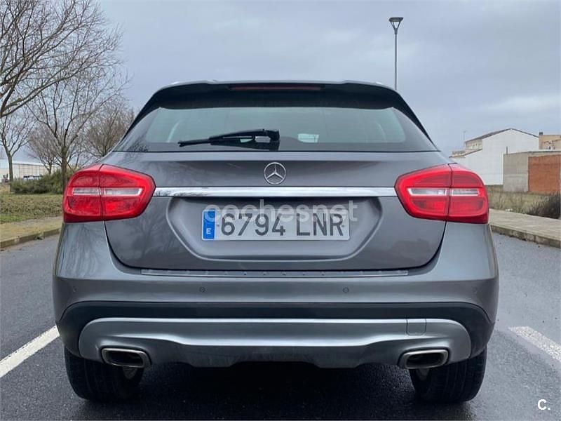 Usado Mercedes GLA220 Urban 177 CV (130 kW) 2017 Gris / plata SUV