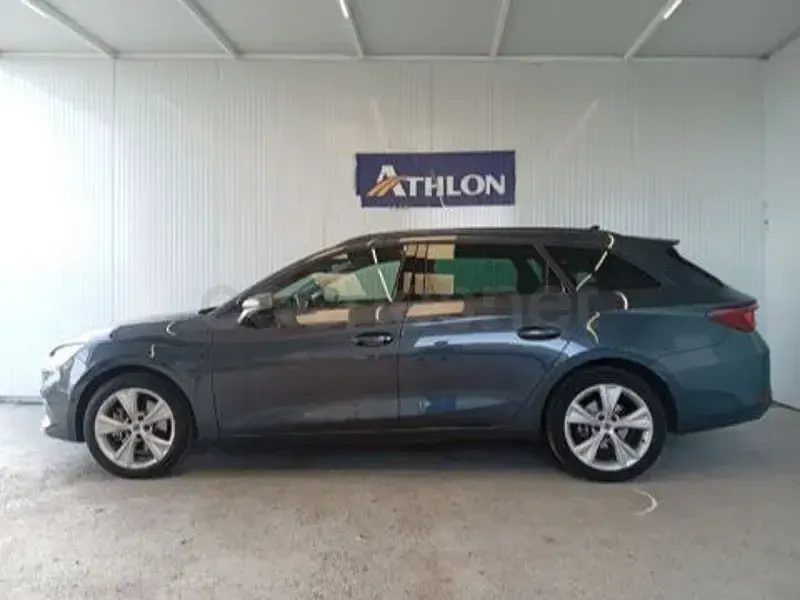 Usado Seat Leon FR 204 CV (150 kW) 2024 Gris / plata Familiar