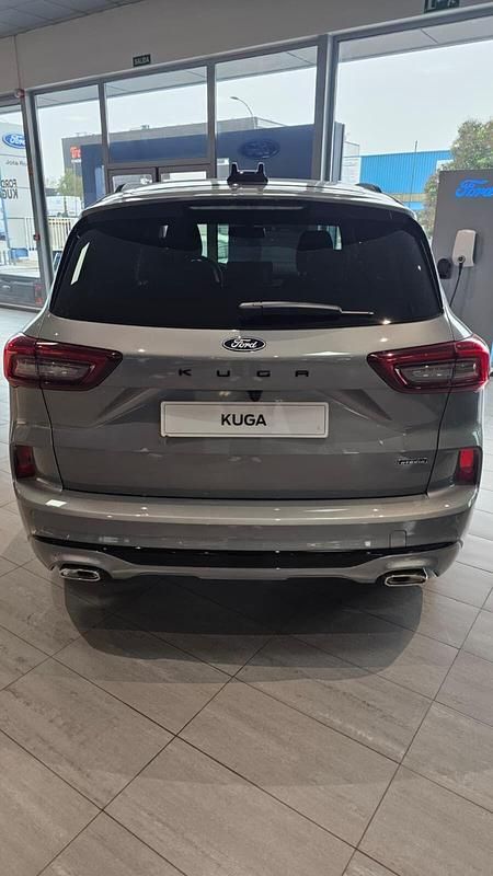 Nuevo Ford Kuga ST-Line X 243 CV (178 kW) 2025 Gris / plata SUV