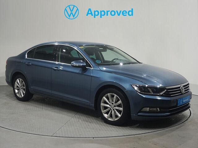 Usado VW Passat R-line 150 CV (110 kW) 2018 Azul Berlina