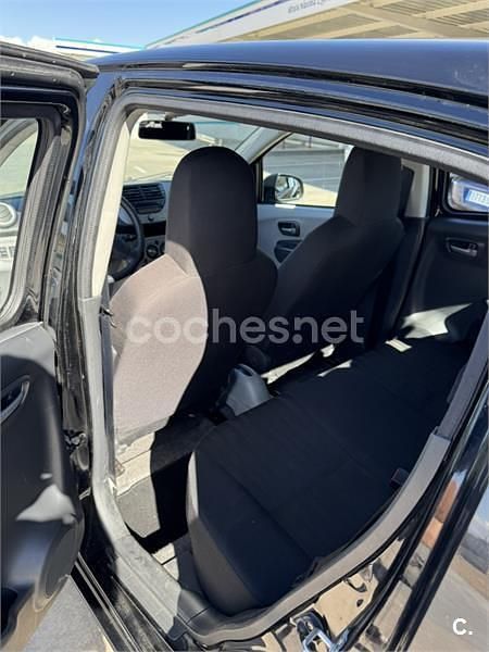 Usado Nissan Pixo Acenta 68 HP (50 kW) 2010 Preto Citadino