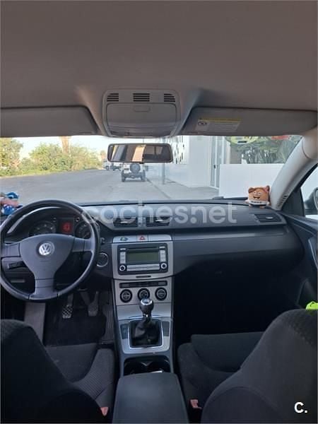 Usado VW Passat Highline 140 CV (102 kW) 2007 Gris / plata Berlina